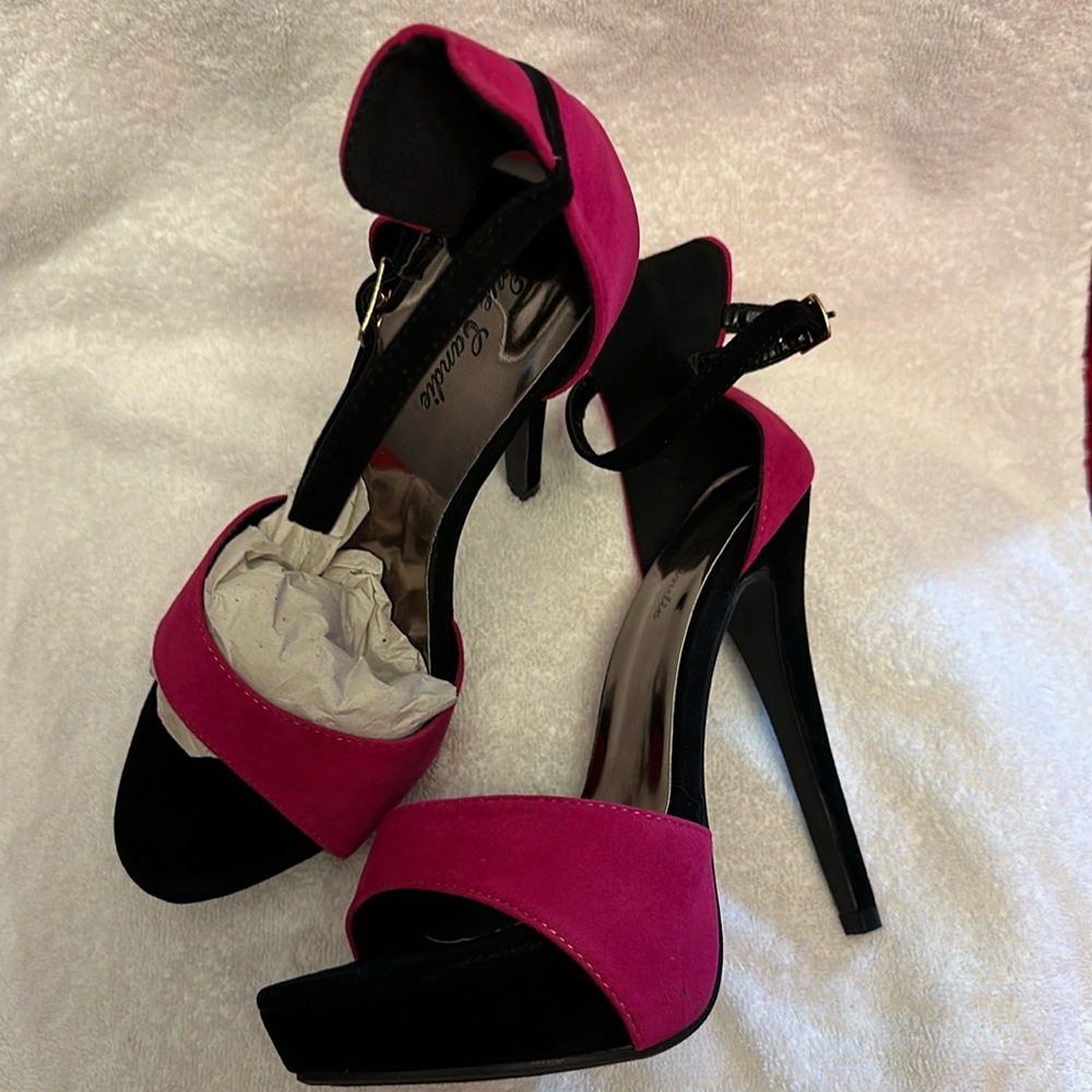 Eye Candie Hot Pink Open Toe 51/4” High Heel Size 7